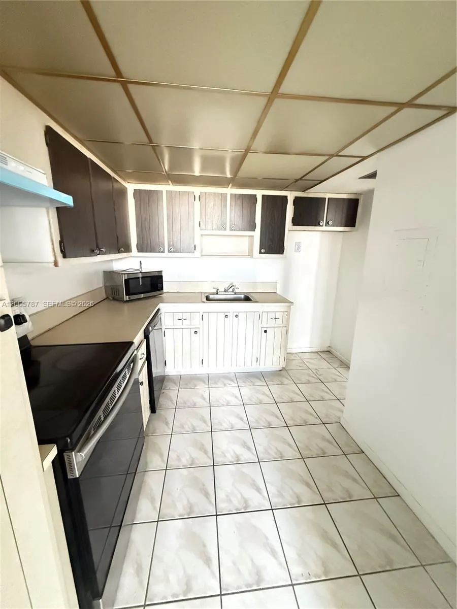 2025 NE 164th St # 1007, North Miami Beach FL 33162