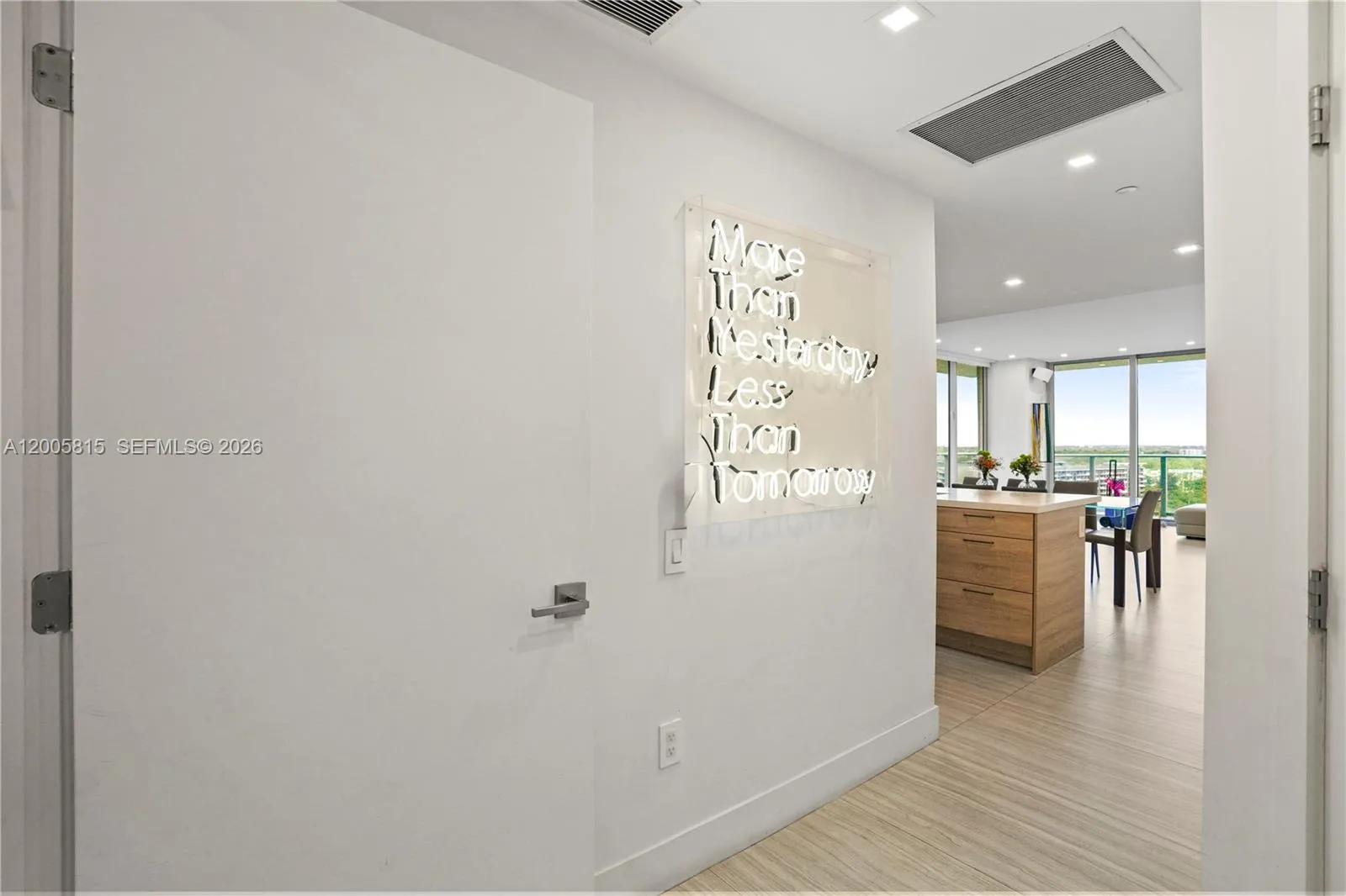 16385 NE Biscayne Blvd, North Miami Beach FL 33160