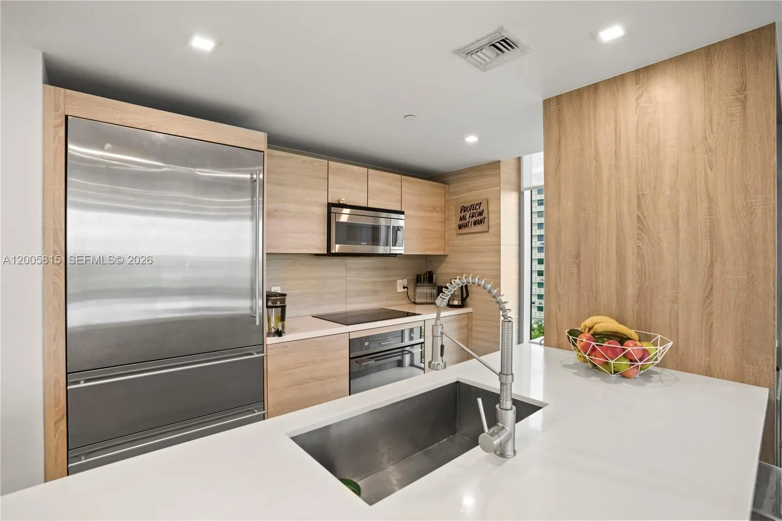 16385 NE Biscayne Blvd, North Miami Beach FL 33160