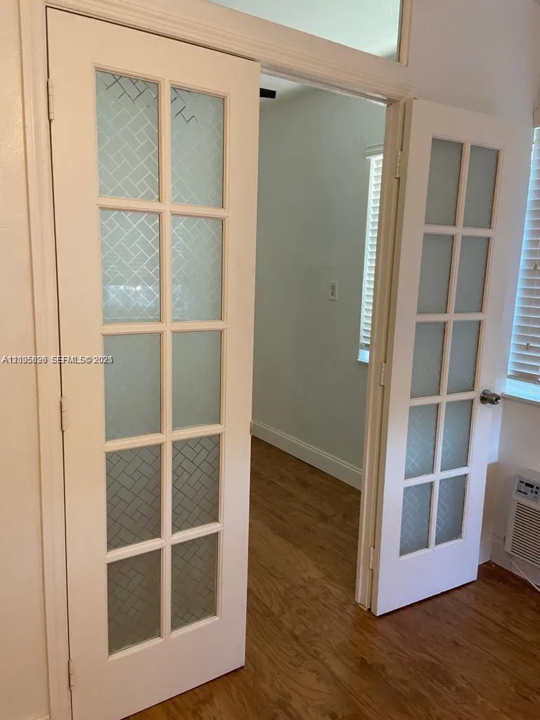 1995 Marseille Dr # 5, Miami Beach FL 33141