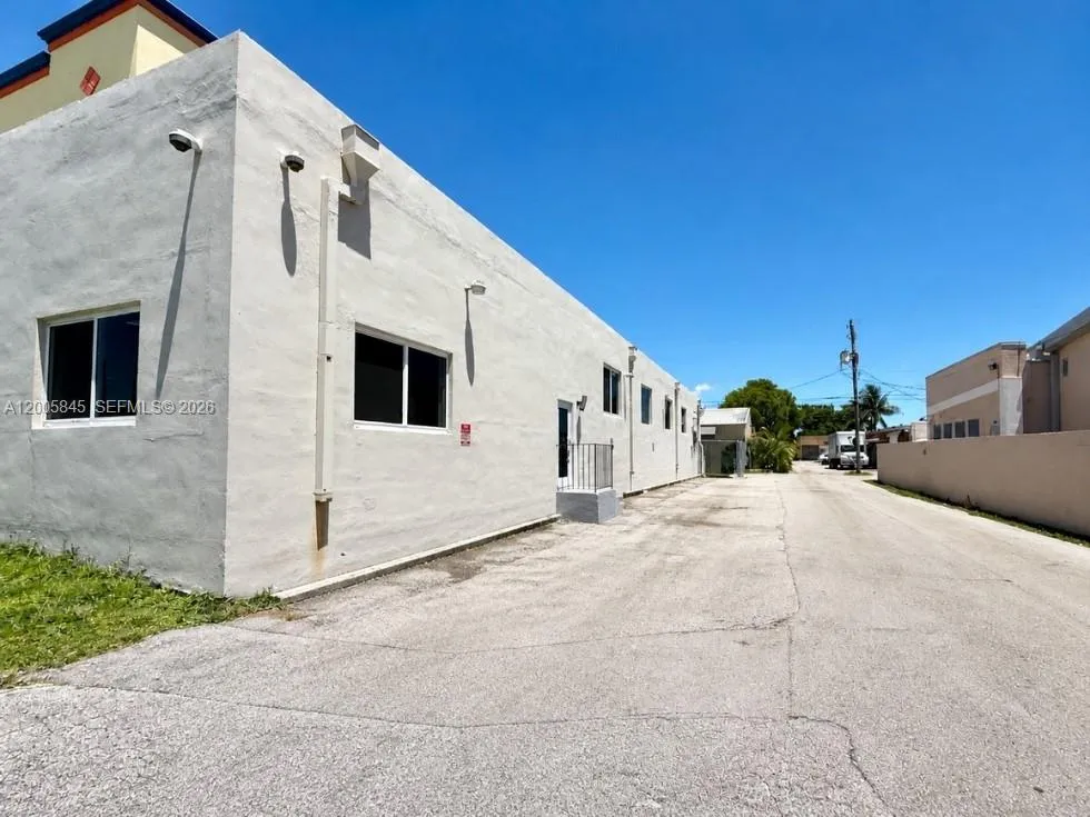 2029 Taft St, Hollywood FL 33020