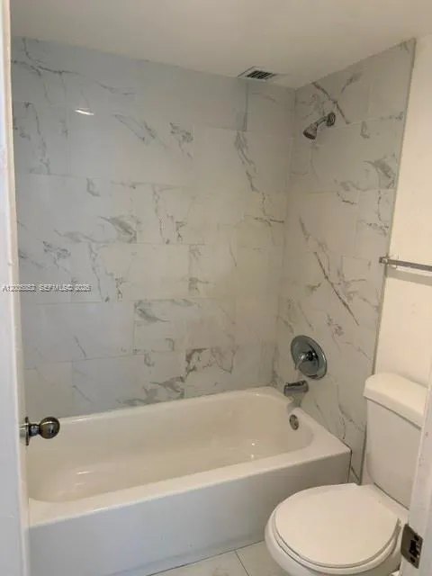 7031 Environ Blvd # 221, Lauderhill FL 33319