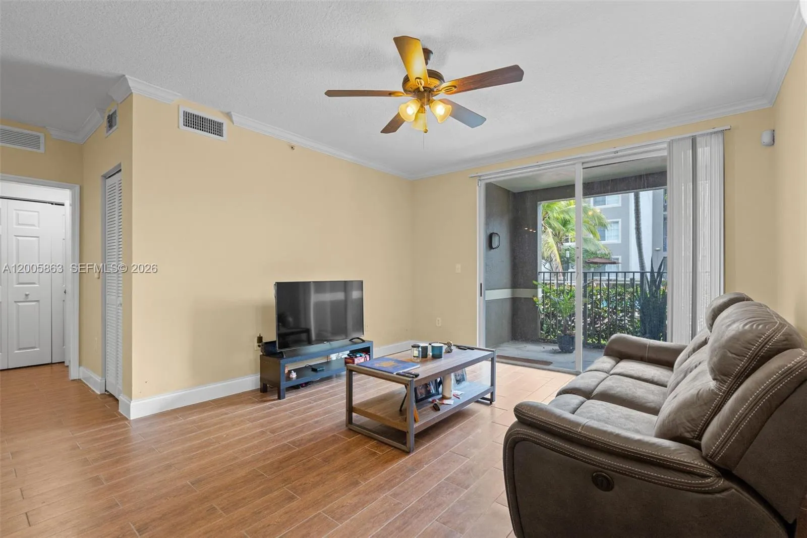 6841 SW 44th St # 106, Miami FL 33155