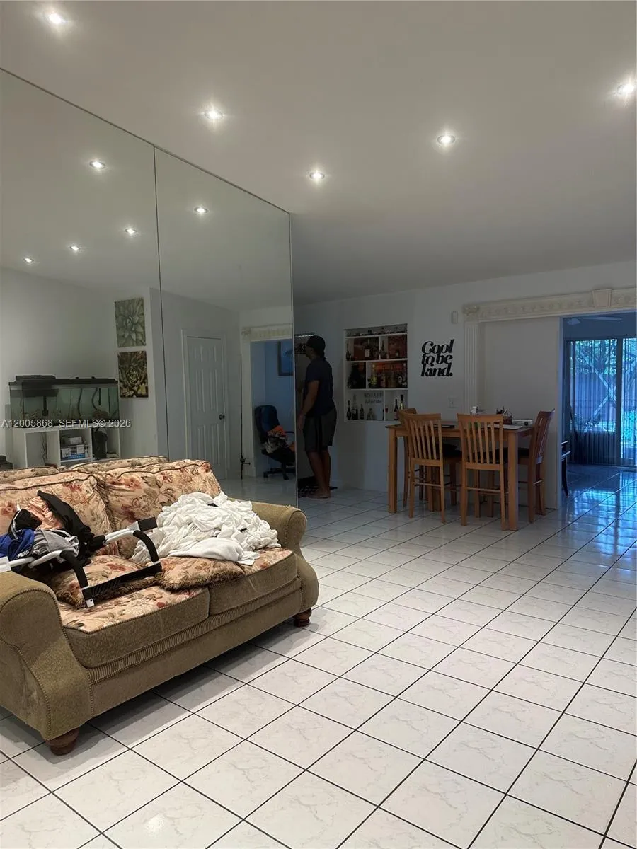 2733 NW 204th Ln, Miami Gardens FL 33056