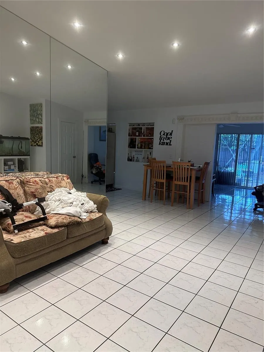 2733 NW 204th Ln, Miami Gardens FL 33056