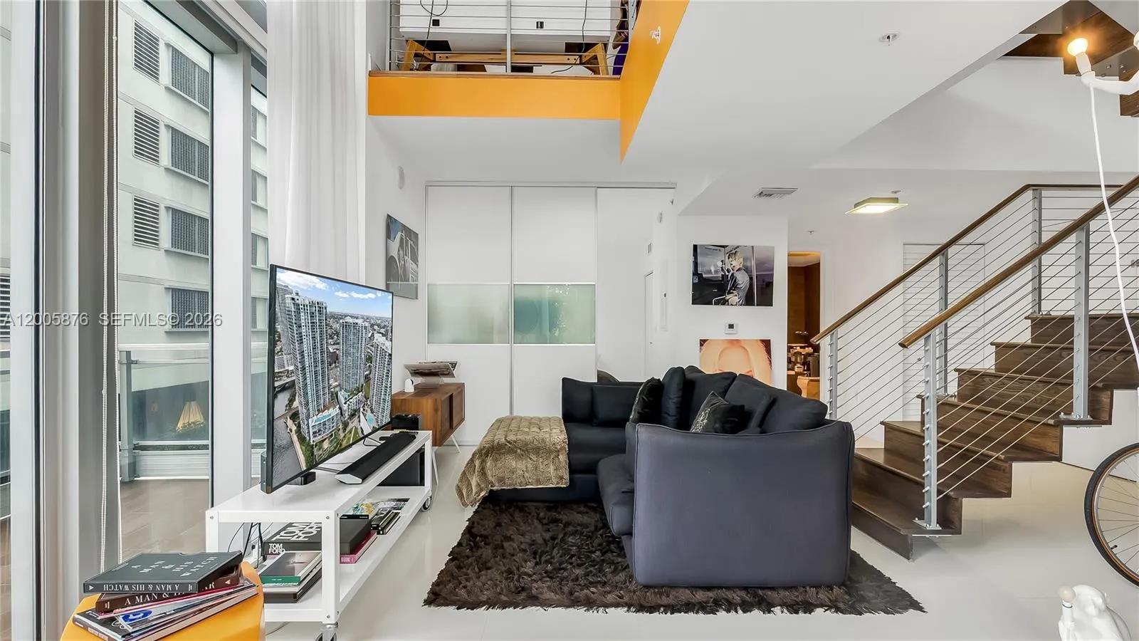 90 SW 3rd St # 308, Miami FL 33130