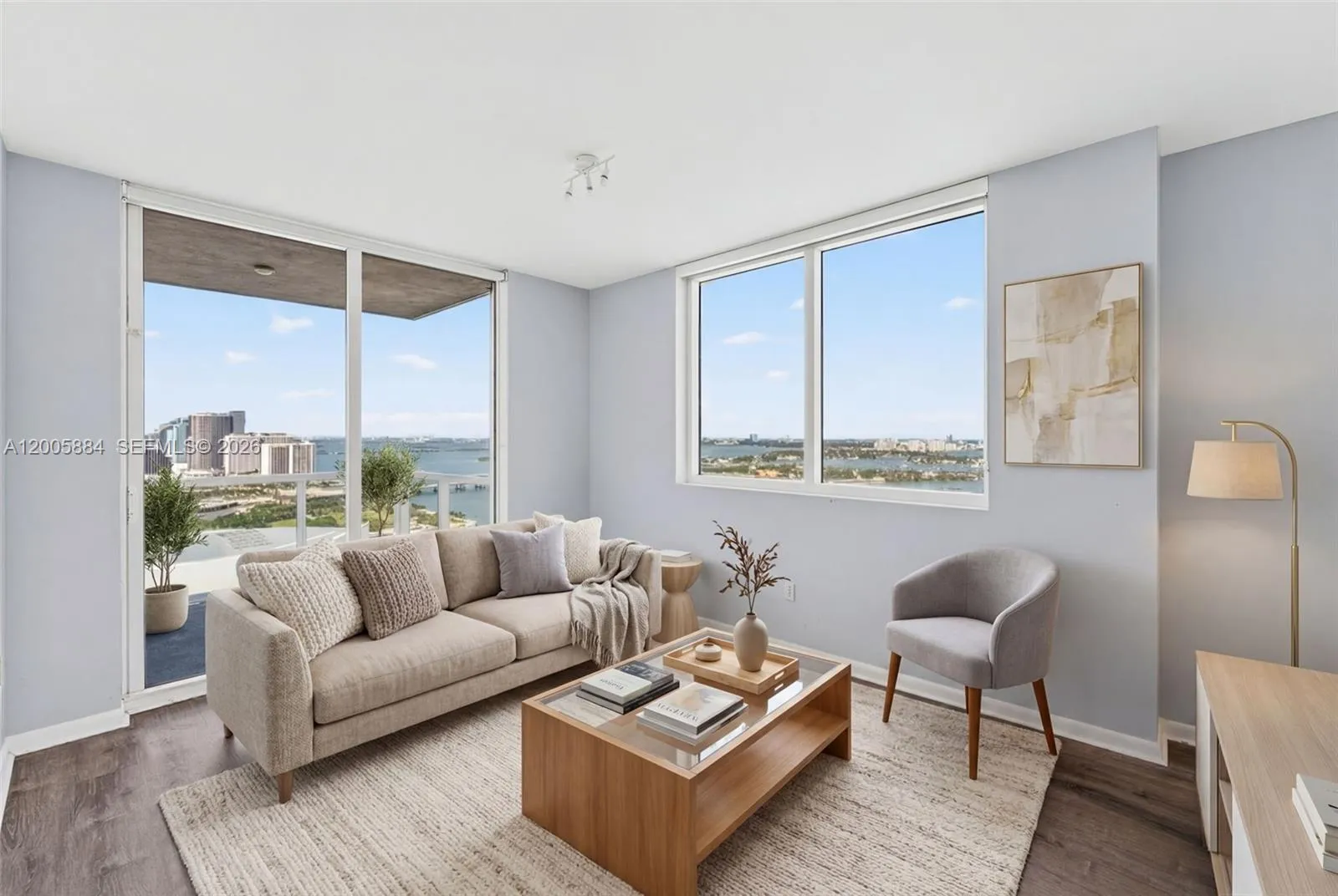 244 Biscayne Blvd # 3702, Miami FL 33132