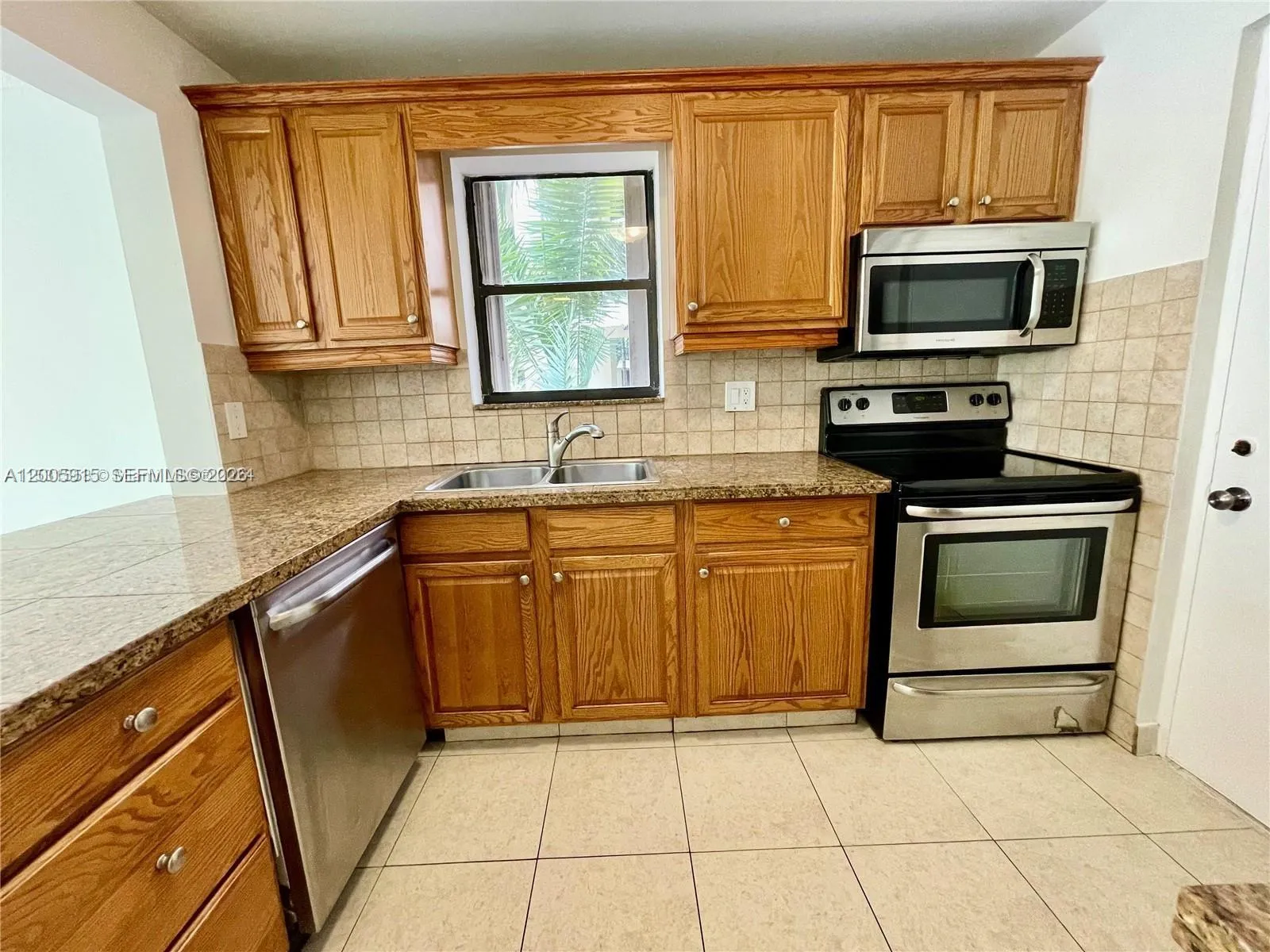 2320 S Cypress Bend Dr # 204, Pompano Beach FL 33069