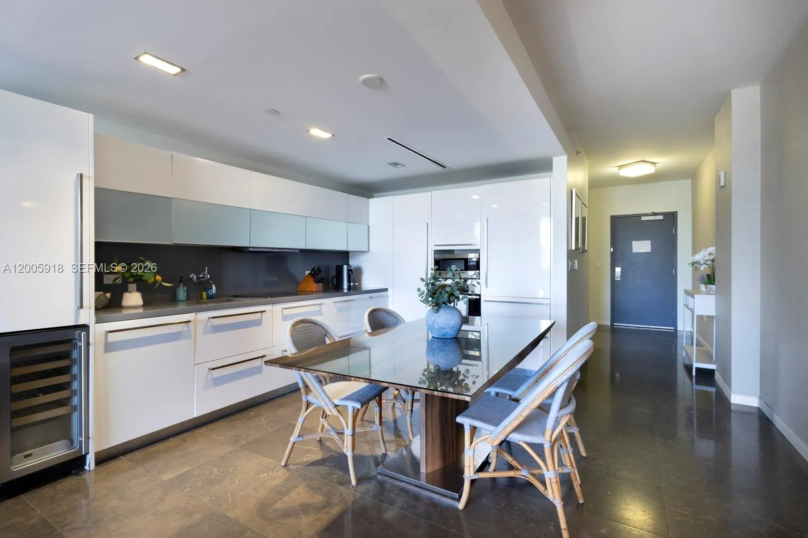 220 21st St # 303, Miami Beach FL 33139