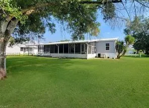 1047 Mayford Lake Rd, Moore Haven FL 33471