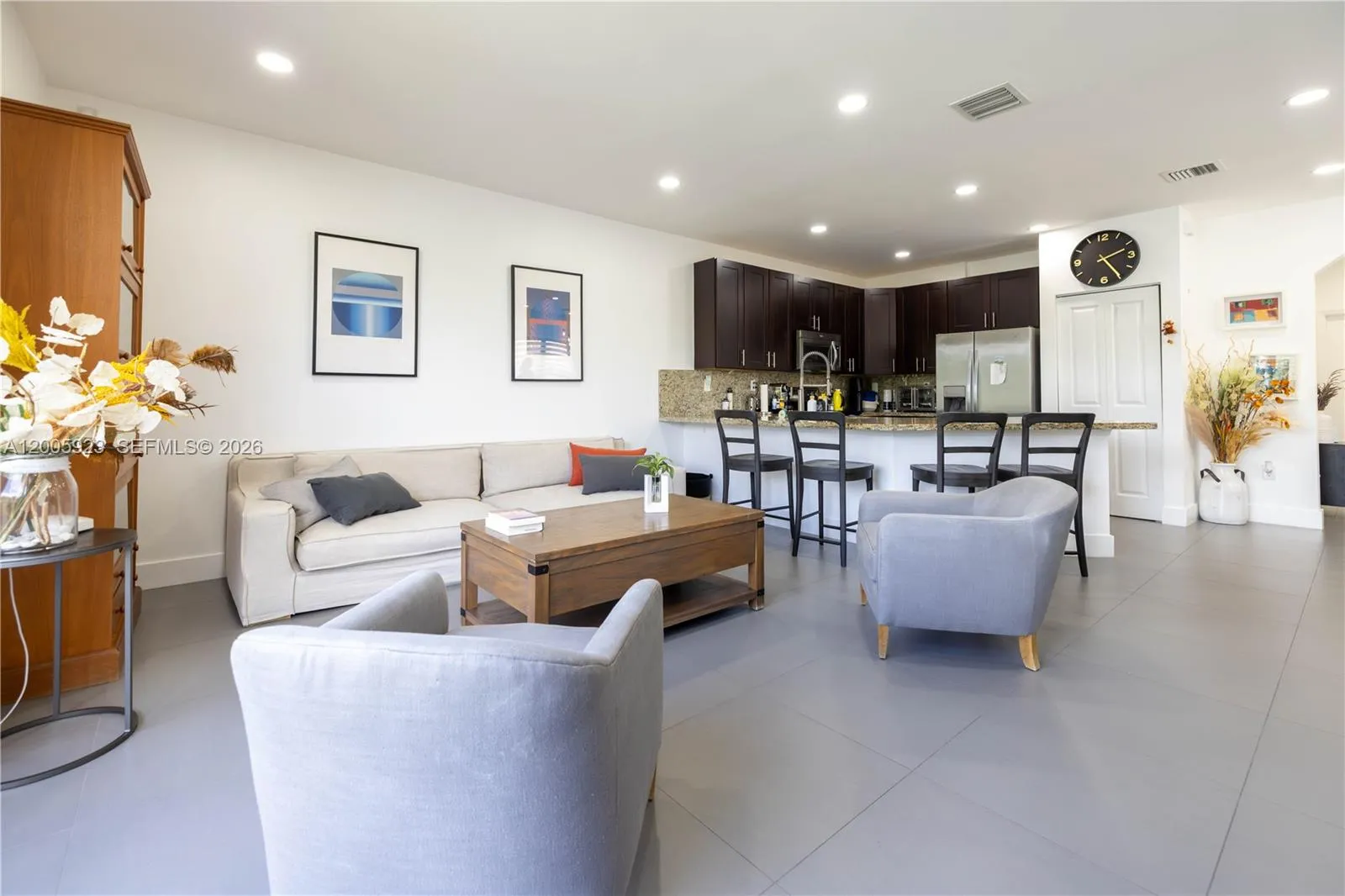 345 NE 194th Ln, Miami FL 33179