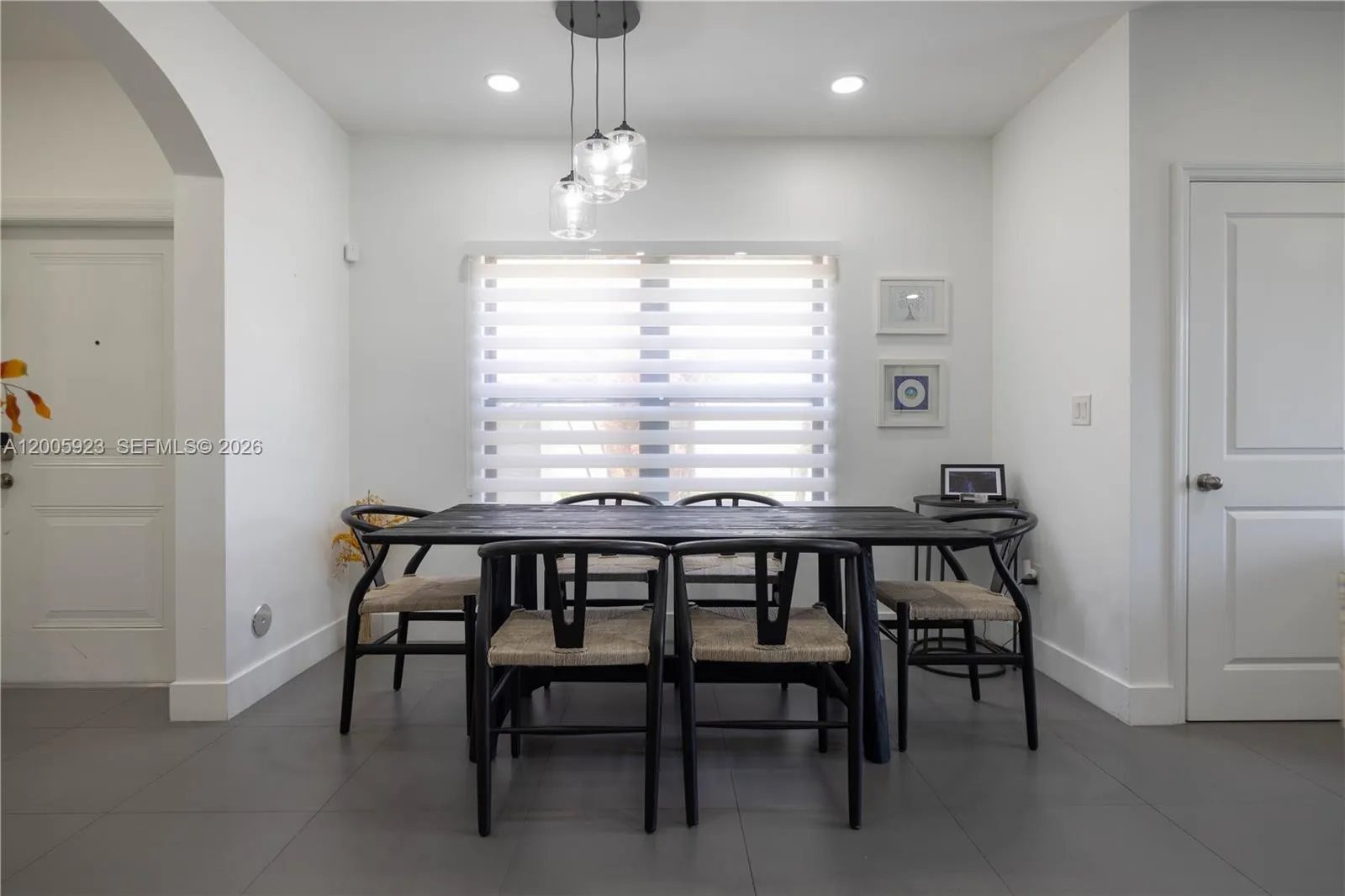 345 NE 194th Ln, Miami FL 33179