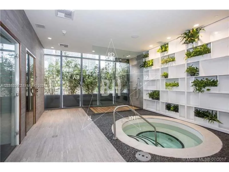 55 SW 9th St # 3610, Miami FL 33130