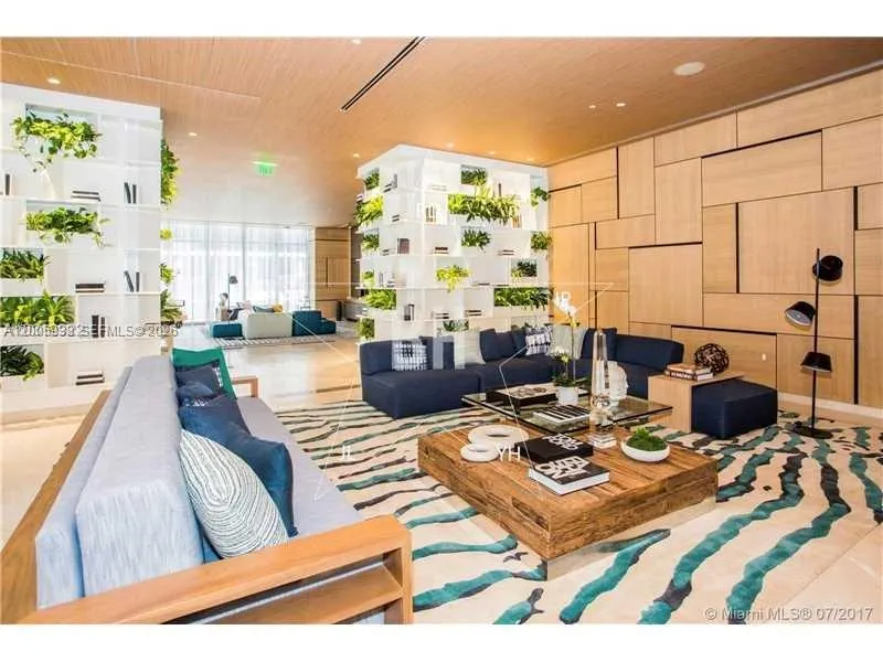 55 SW 9th St # 3610, Miami FL 33130