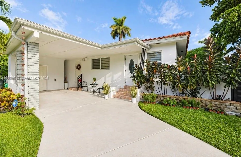 795 NE 146th St, North Miami FL 33161