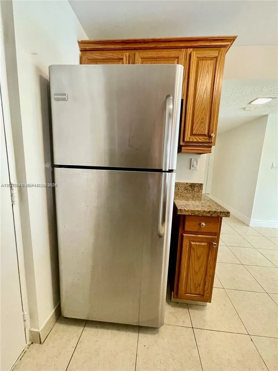 2320 S Cypress Bend Dr # 204, Pompano Beach FL 33069