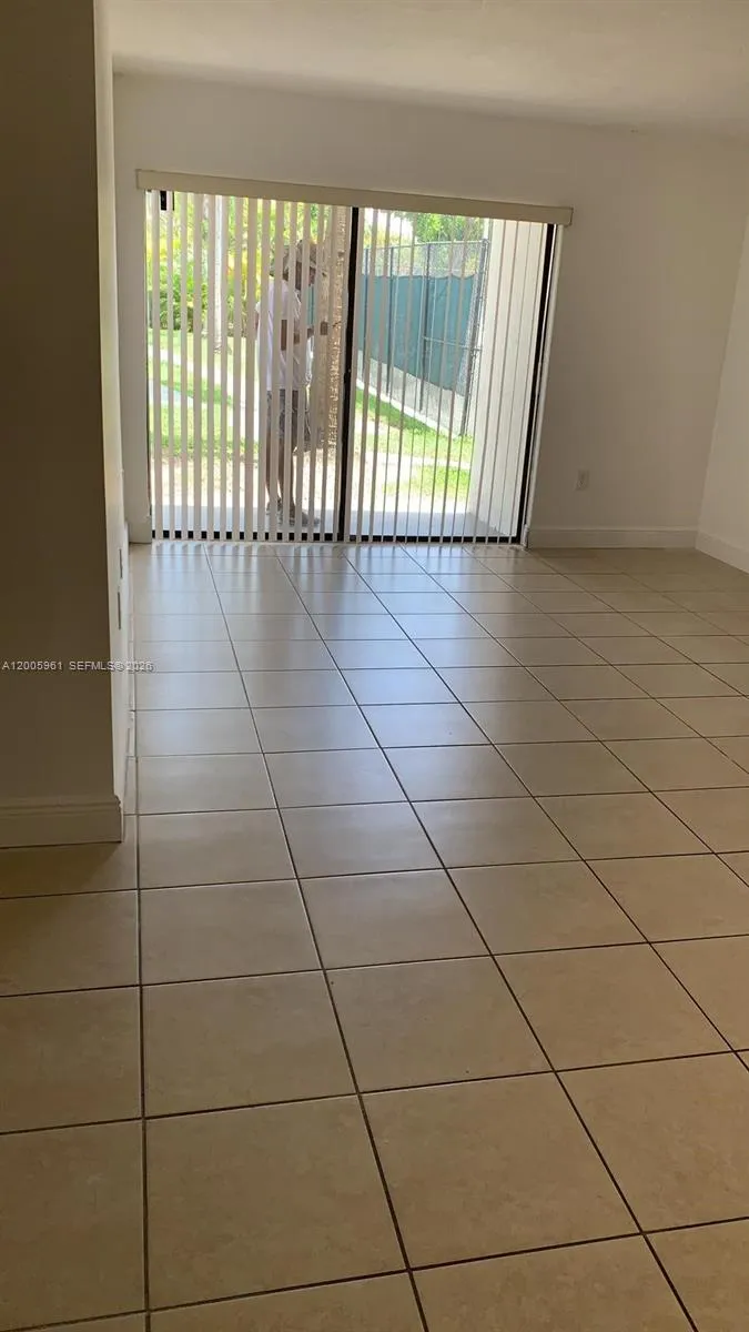 7090 NW 179th St # 108, Hialeah FL 33015