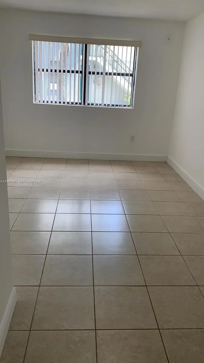 7090 NW 179th St # 108, Hialeah FL 33015