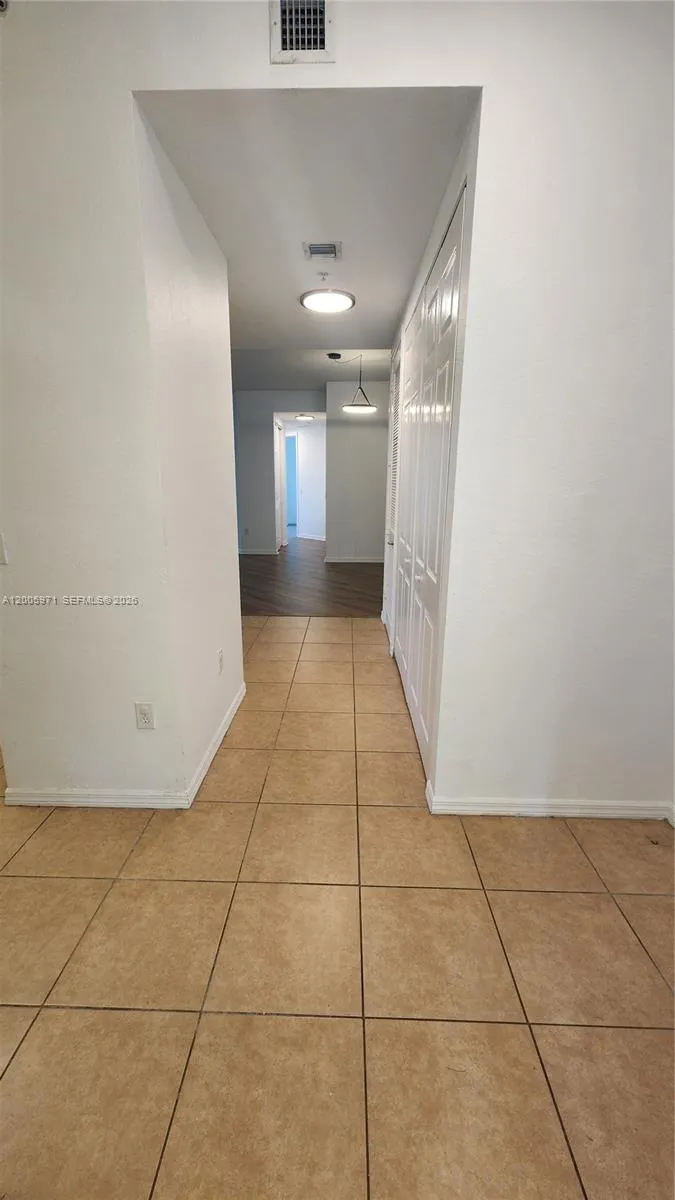 3600 Oaks Clubhouse Dr # 206, Pompano Beach FL 33069