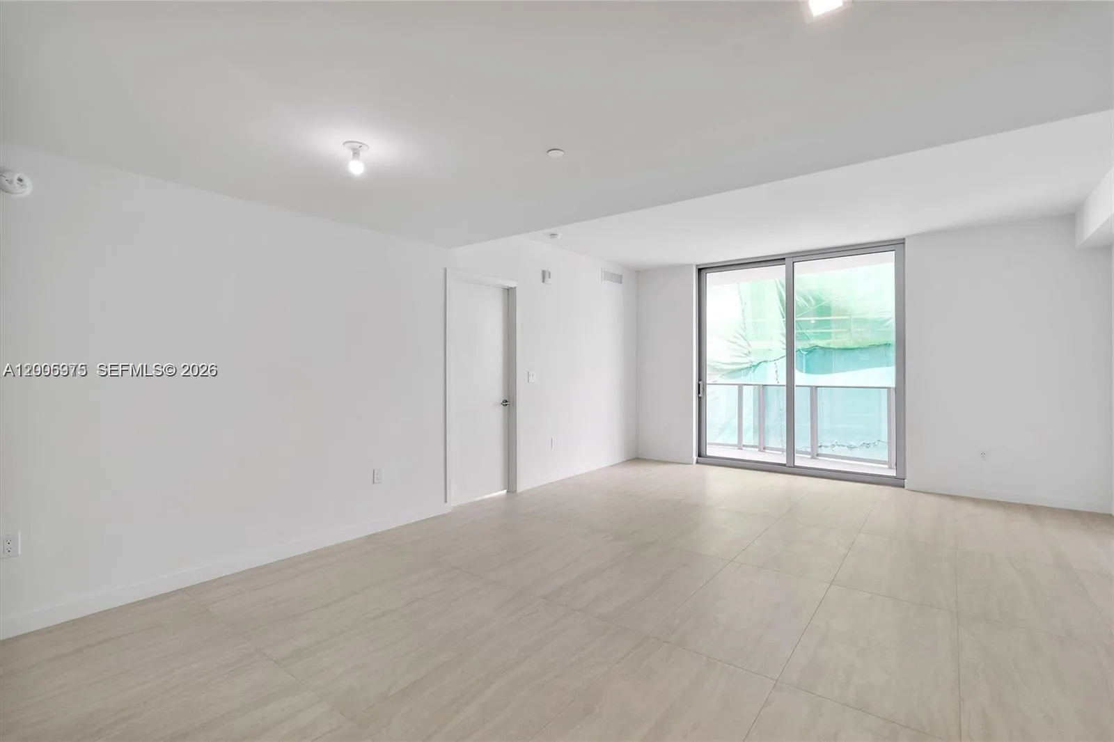 77 SE 5th St # 4106, Miami FL 33131