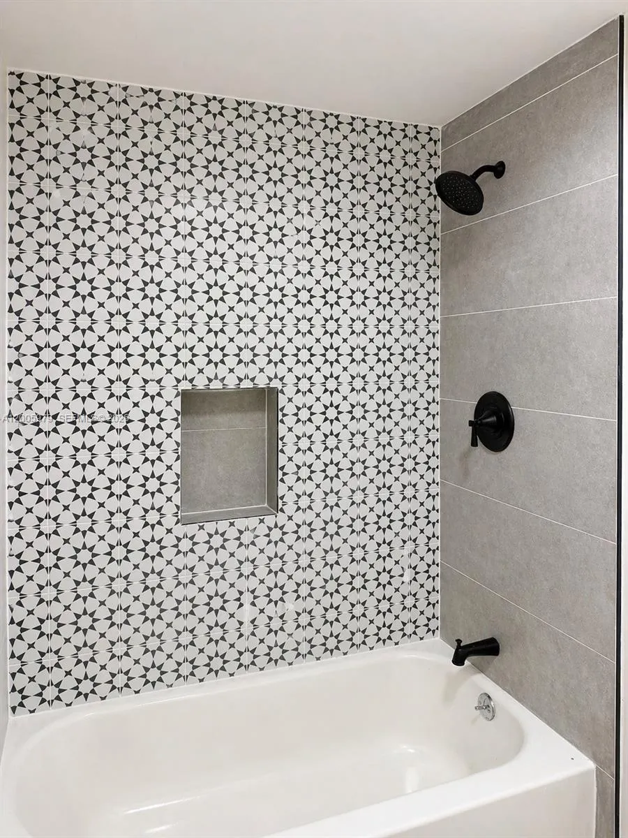 576 NE 63rd St # 4, Miami FL 33138