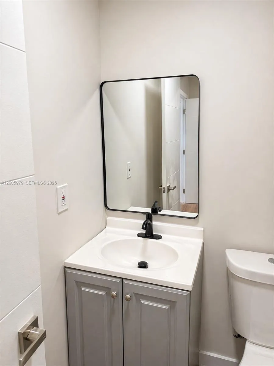 576 NE 63rd St # 4, Miami FL 33138