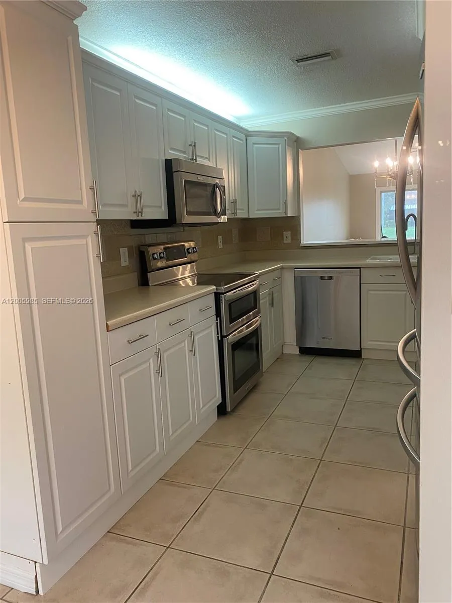 803 SW 119th Way, Davie FL 33325