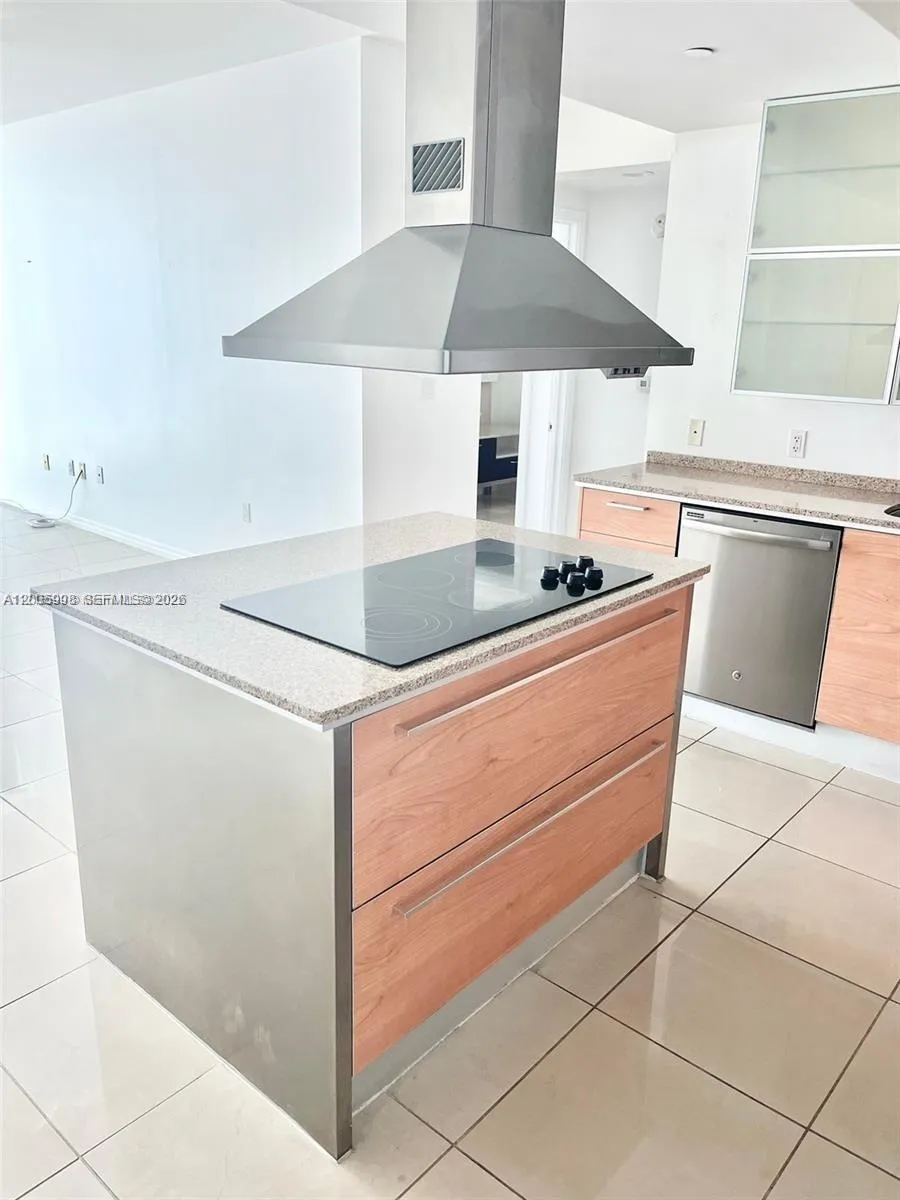 218 SE 14th St # 903, Miami FL 33131