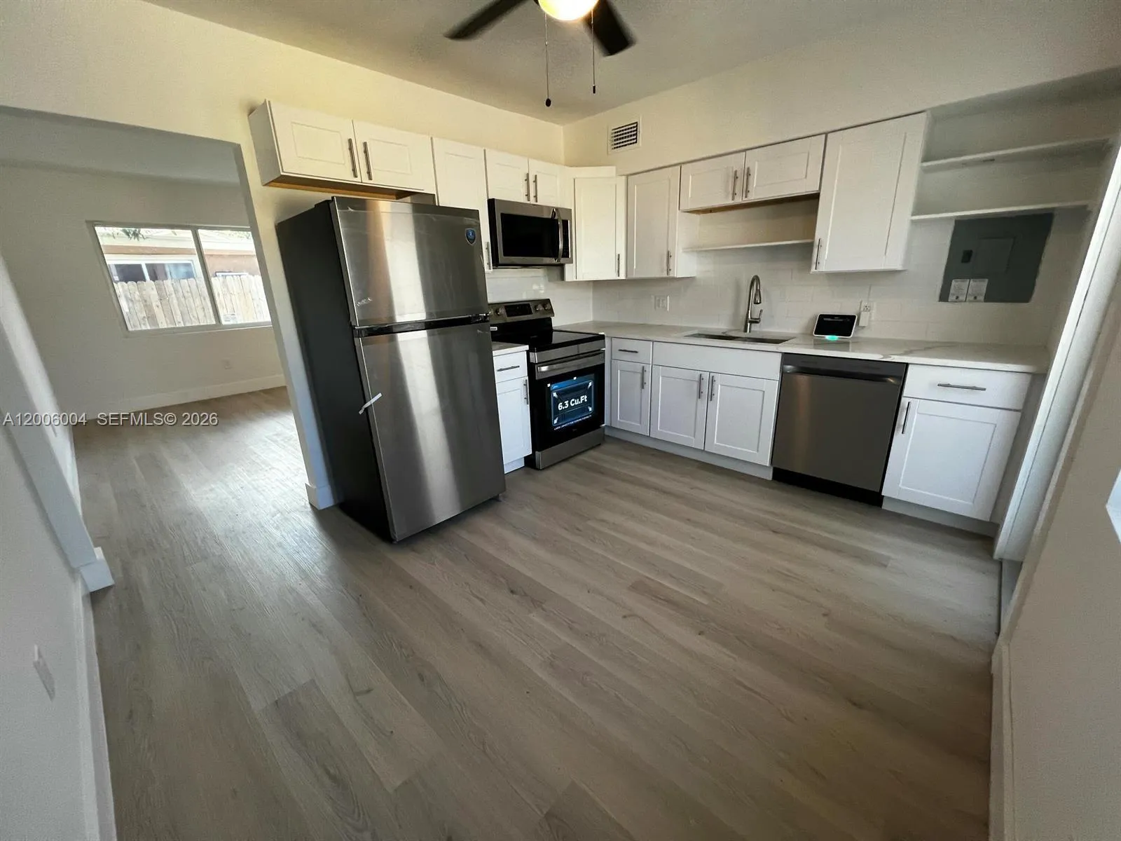 2041 NW 2nd St # 2041, Miami FL 33125