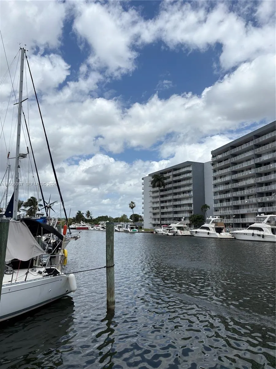 2415 NW 16th St Rd #11, Miami FL 33125