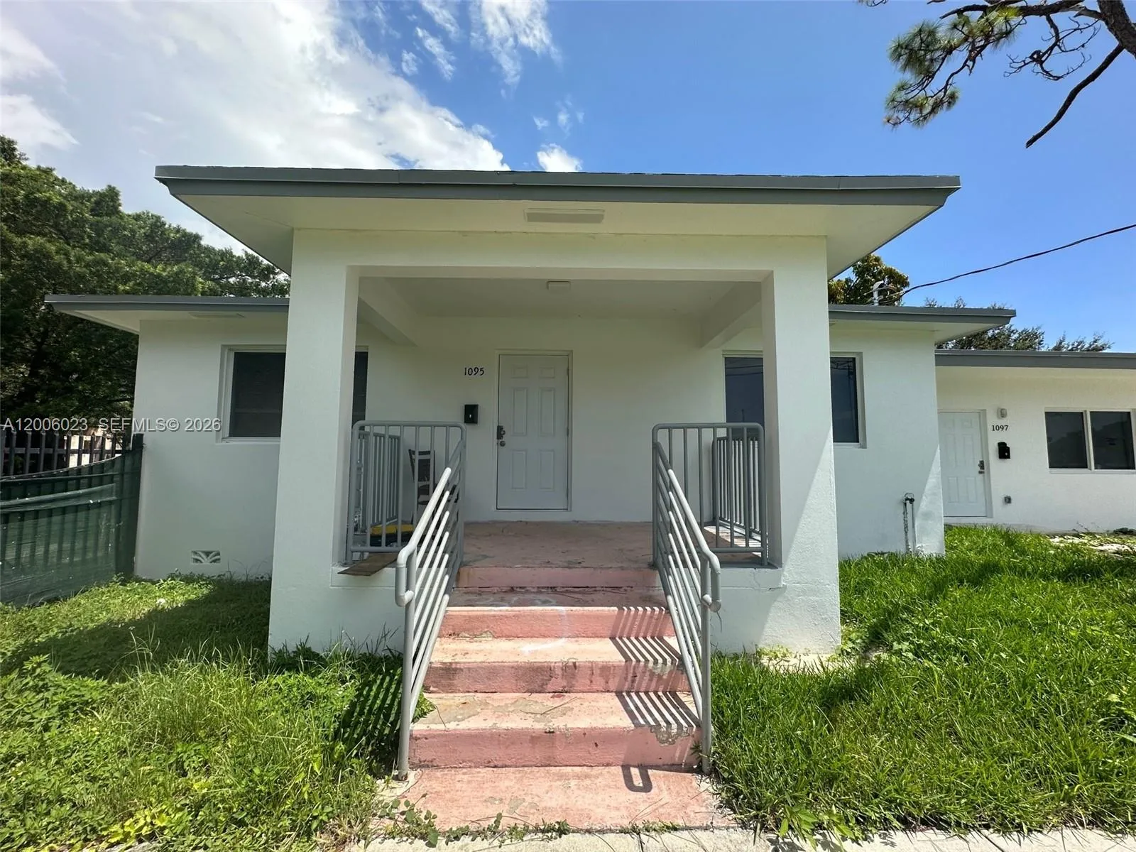 1095 NE 149th St, Miami FL 33161