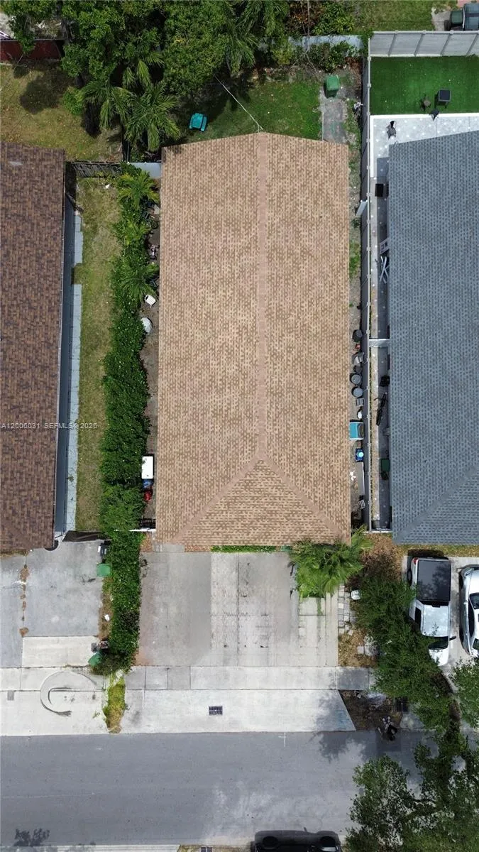 102 SW 9th St #A-B, Hallandale Beach FL 33009