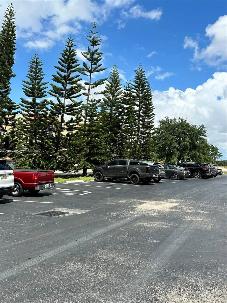 3000 E Sunrise Lakes Dr # 302, Sunrise FL 33322