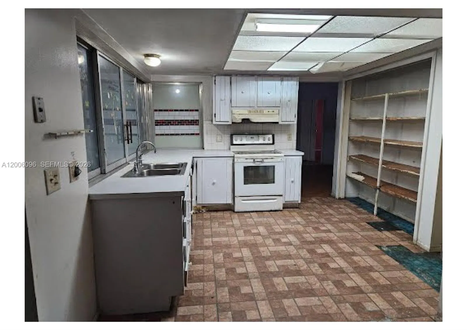 750 N Douglas Rd, Pembroke Pines FL 33024