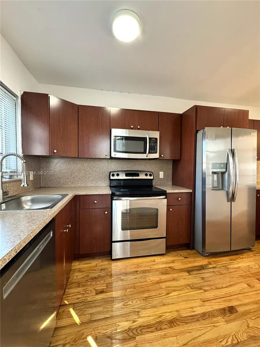 5353 SW 6th St, Miami FL 33134