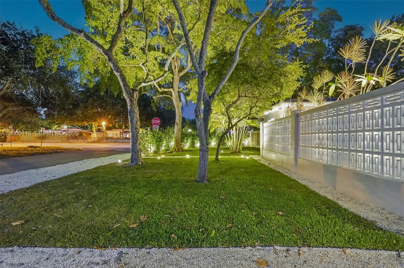 2 NW 89th St, El Portal FL 33150