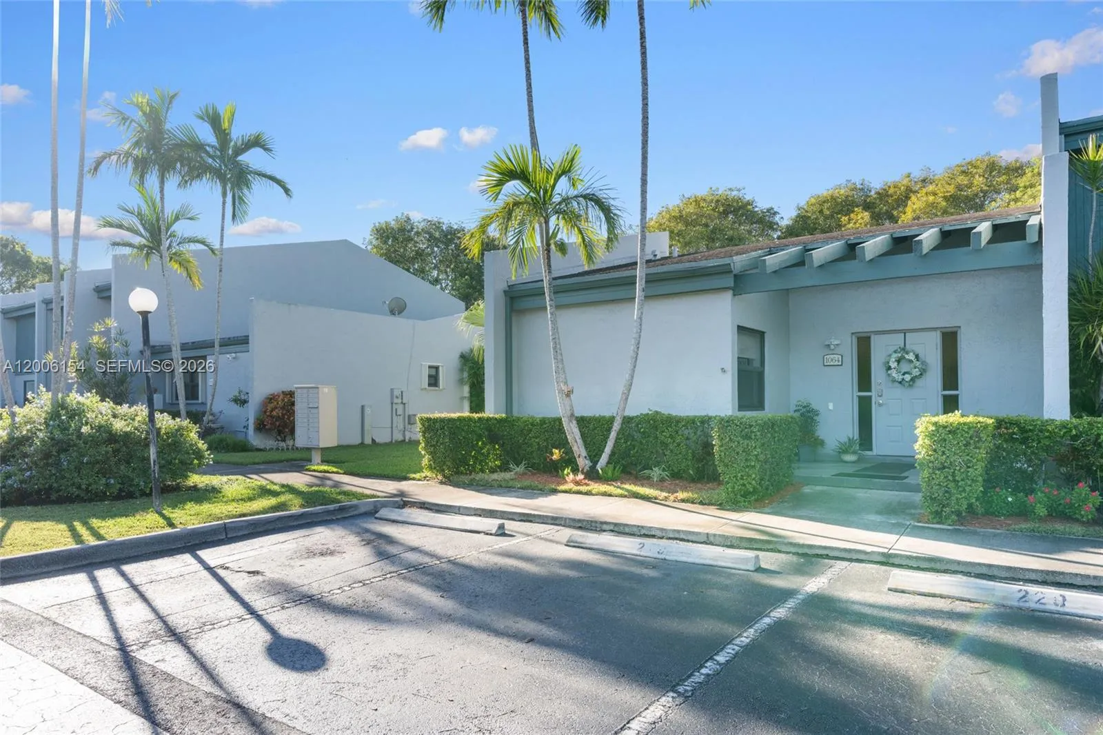 1064 NW 97th Ave # 219, Pembroke Pines FL 33024