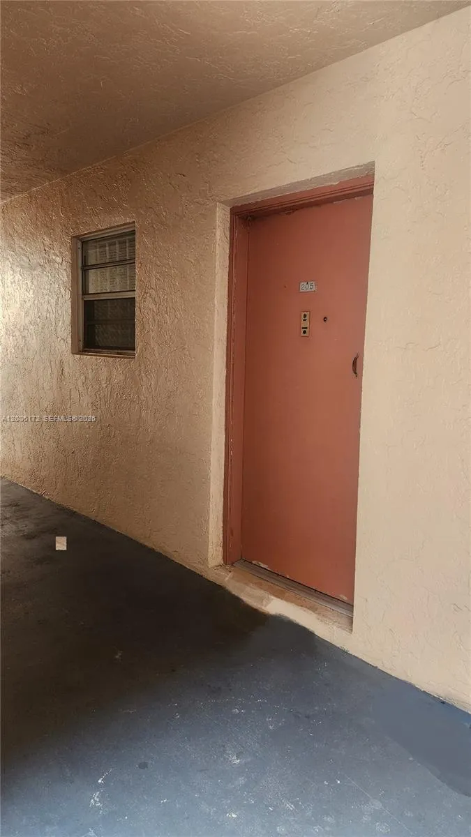 13707 Kendale Lakes Cir # 205, Miami FL 33183