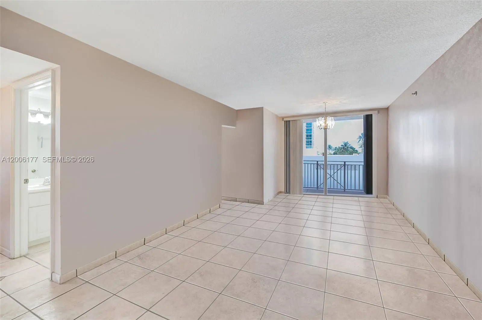 2642 Collins Ave # 306, Miami Beach FL 33140