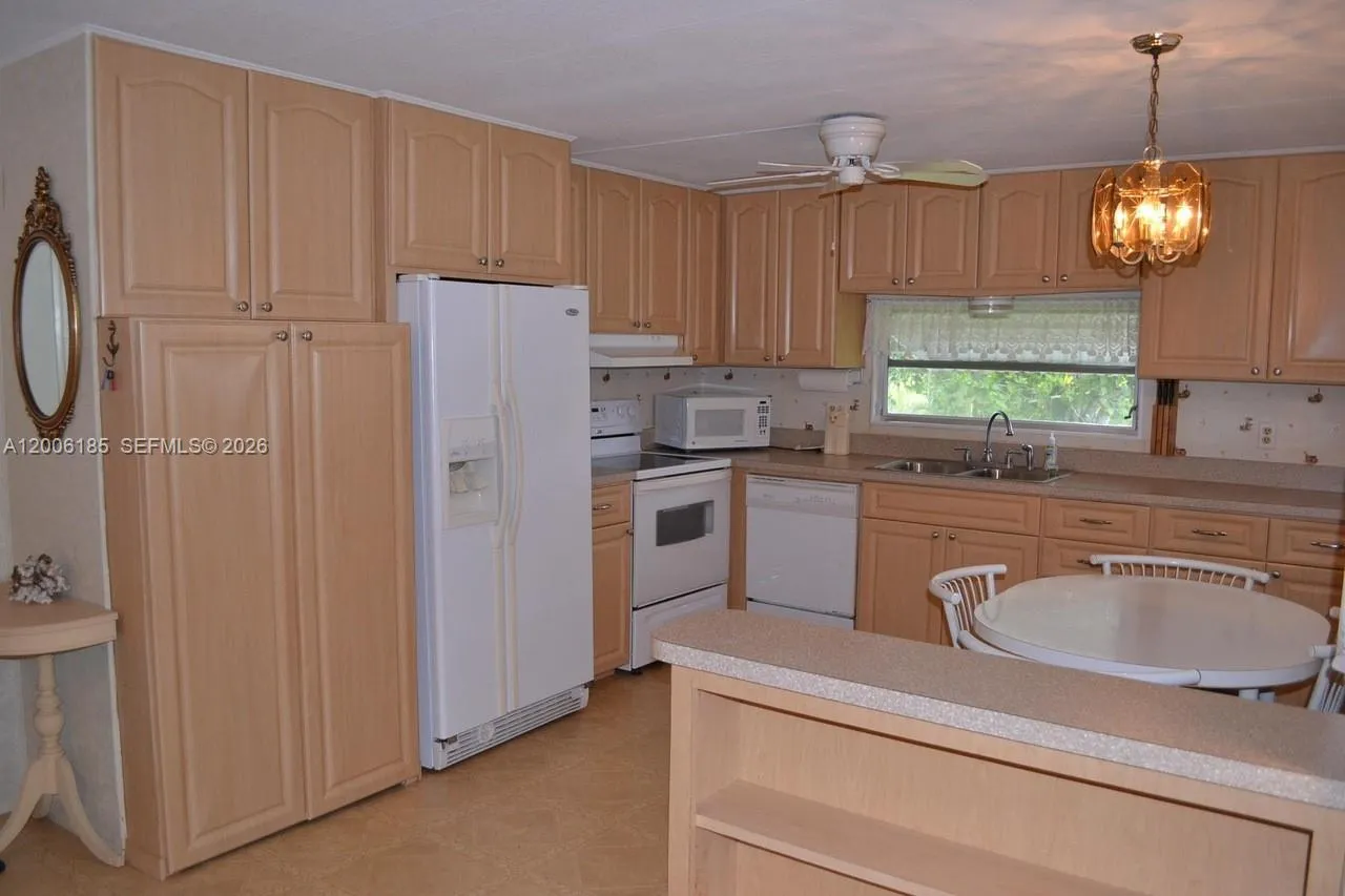 1620 SW 64th Way # H, Boca Raton FL 33428