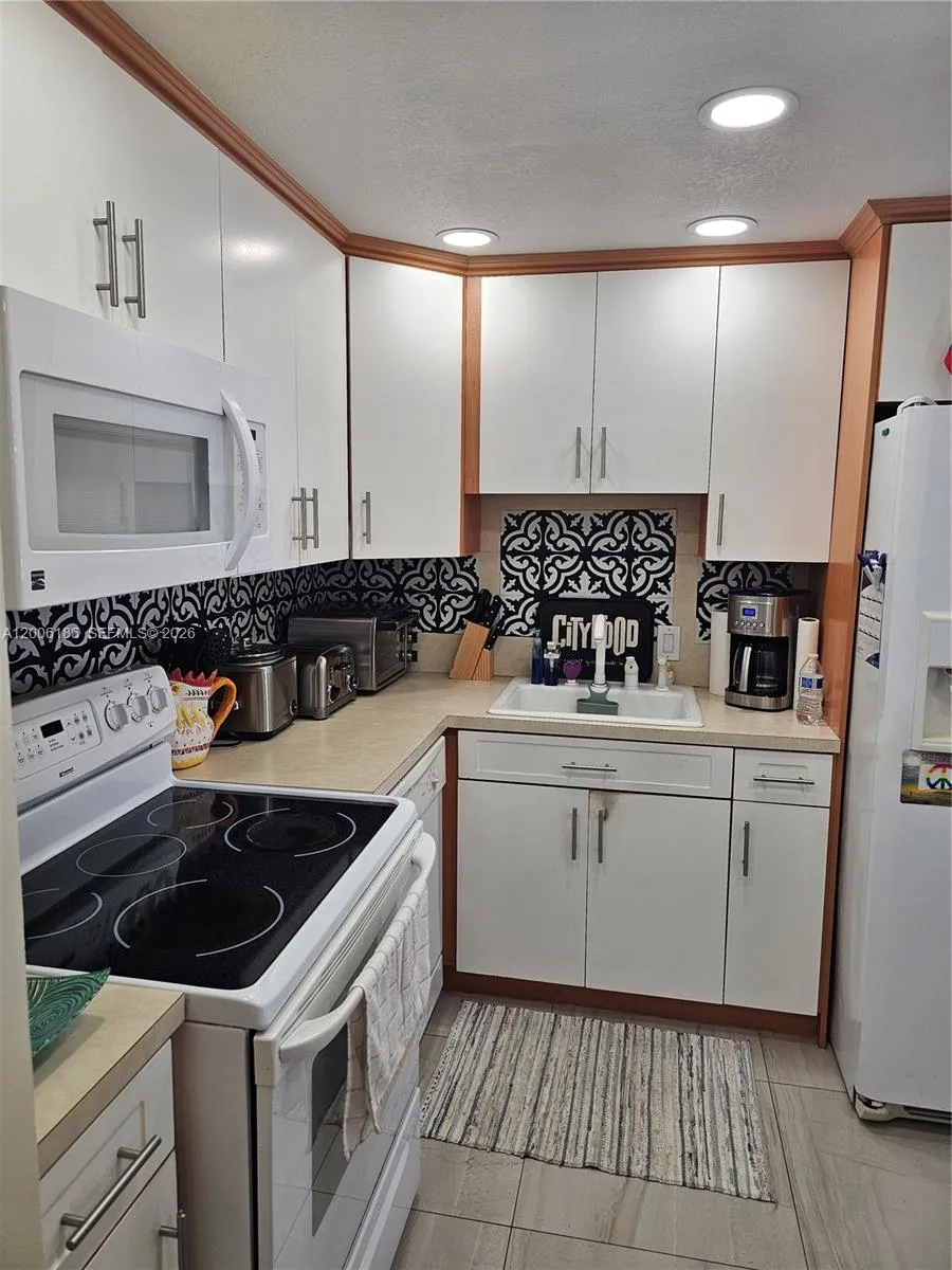 20500 W Country Club Dr # 609, Aventura FL 33180