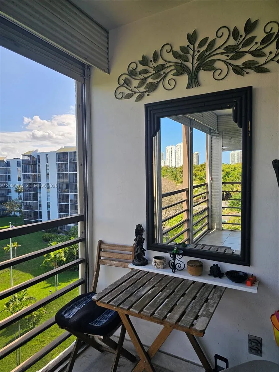 20500 W Country Club Dr # 609, Aventura FL 33180