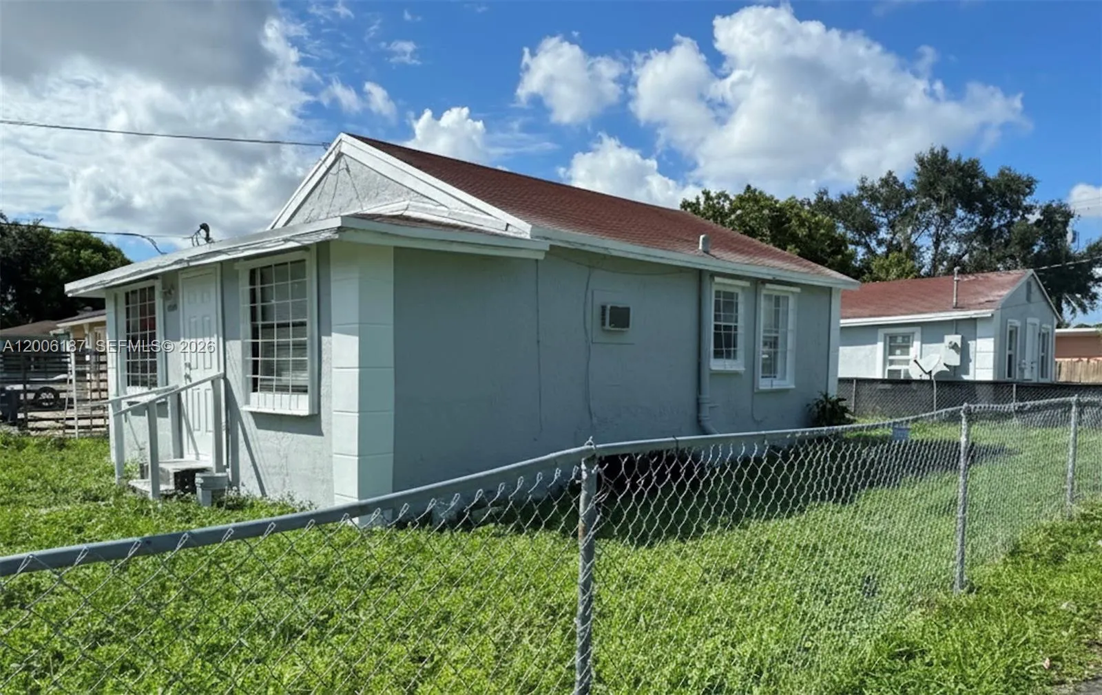 2103 NW 57th St, Miami FL 33142