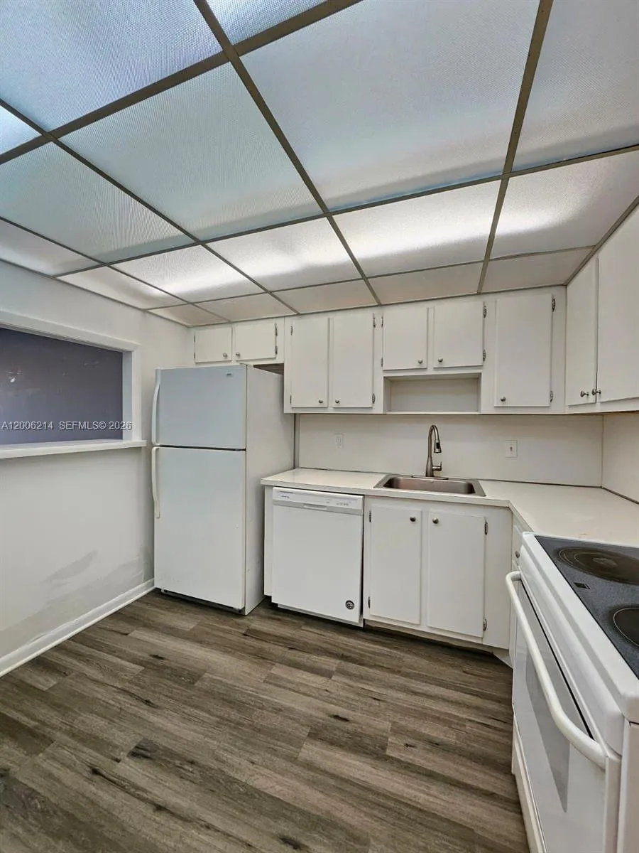 1200 NE Miami Gardens Dr # 812W, Miami FL 33179