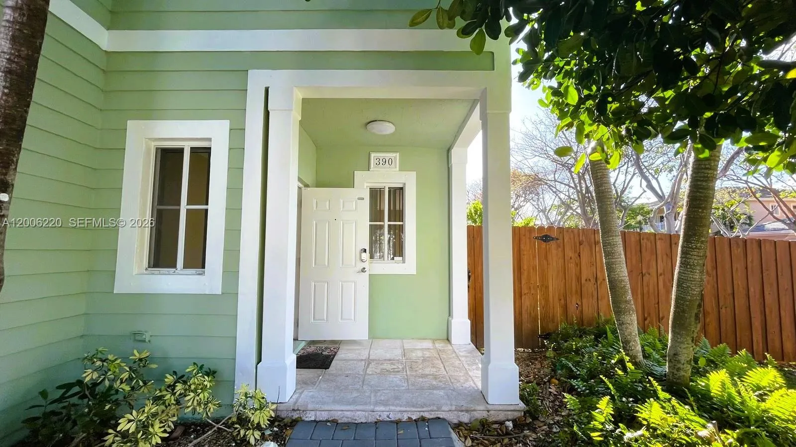 390 NE 35th Ave, Homestead FL 33033