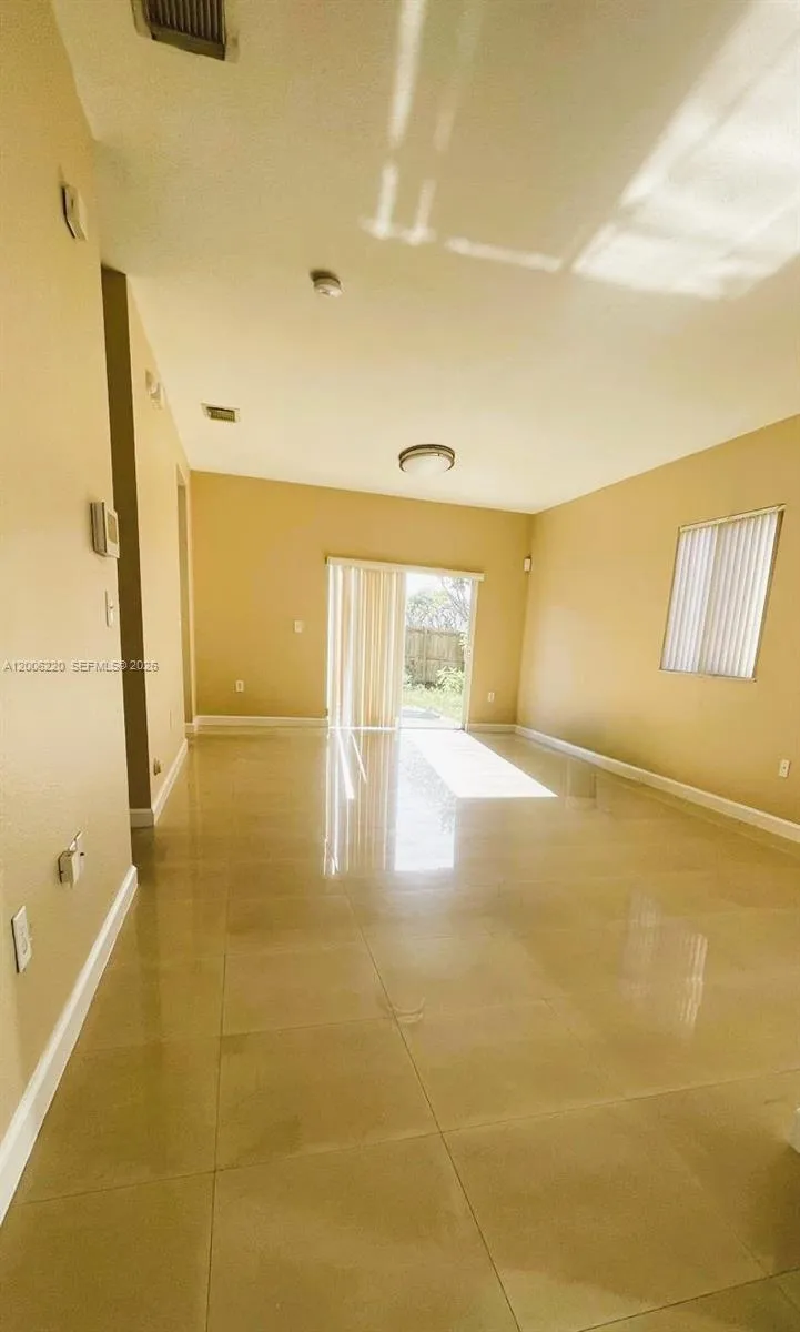 390 NE 35th Ave, Homestead FL 33033