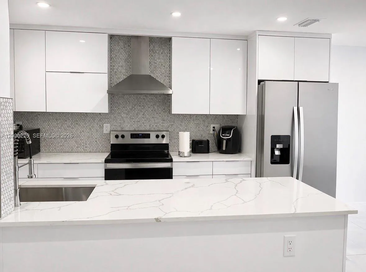 8224 NW 9th Ct # 3, Plantation FL 33324