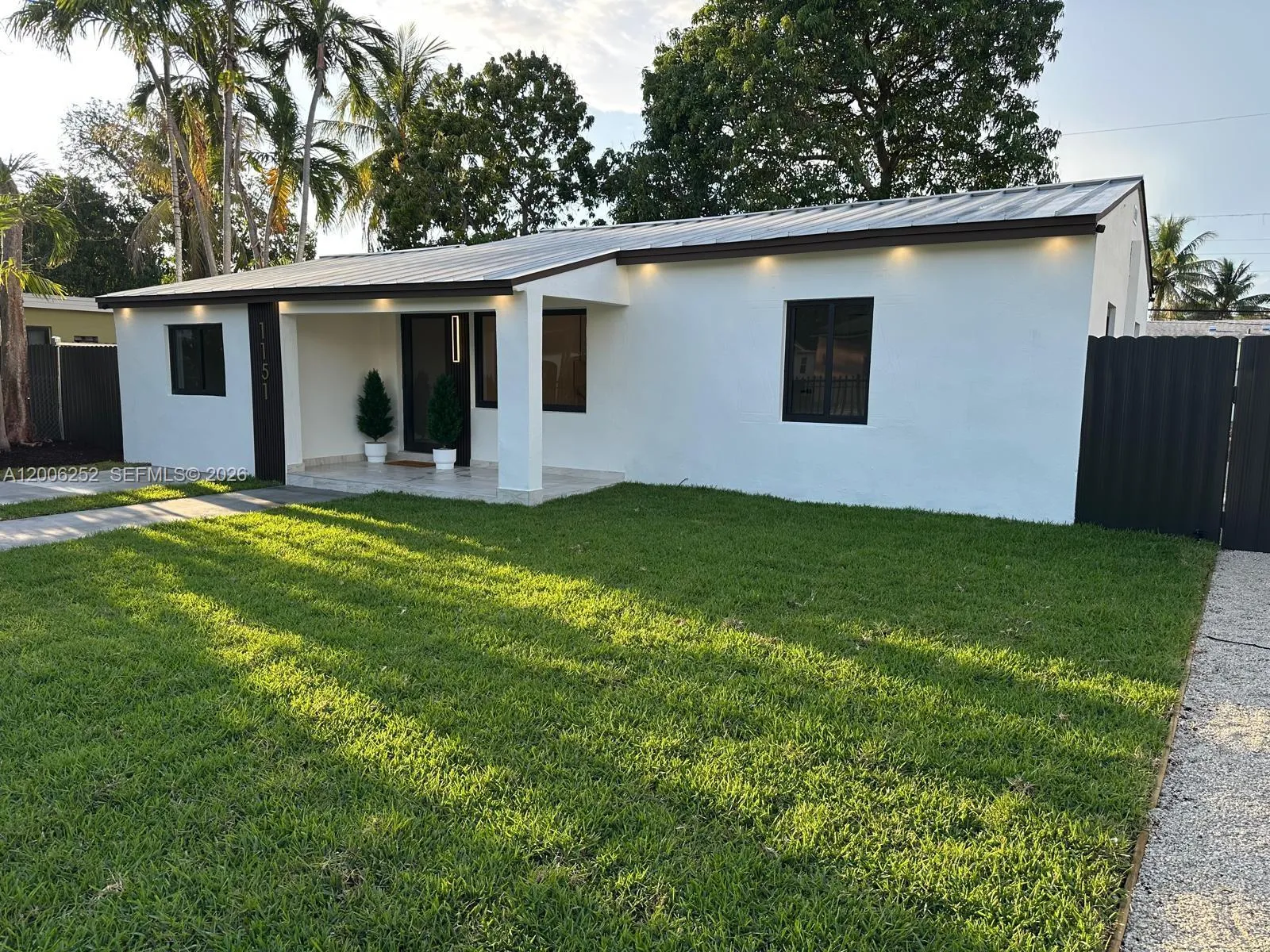 1151 NW 112th St, Miami FL 33168