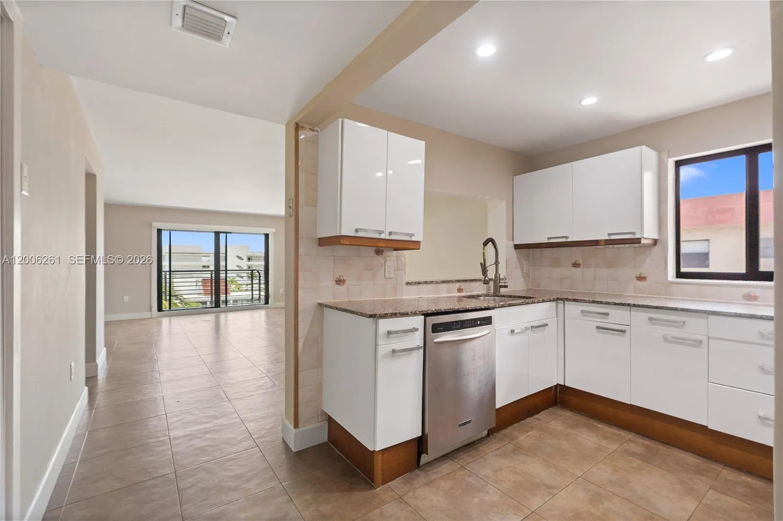 7801 Abbott Ave # 508, Miami Beach FL 33141