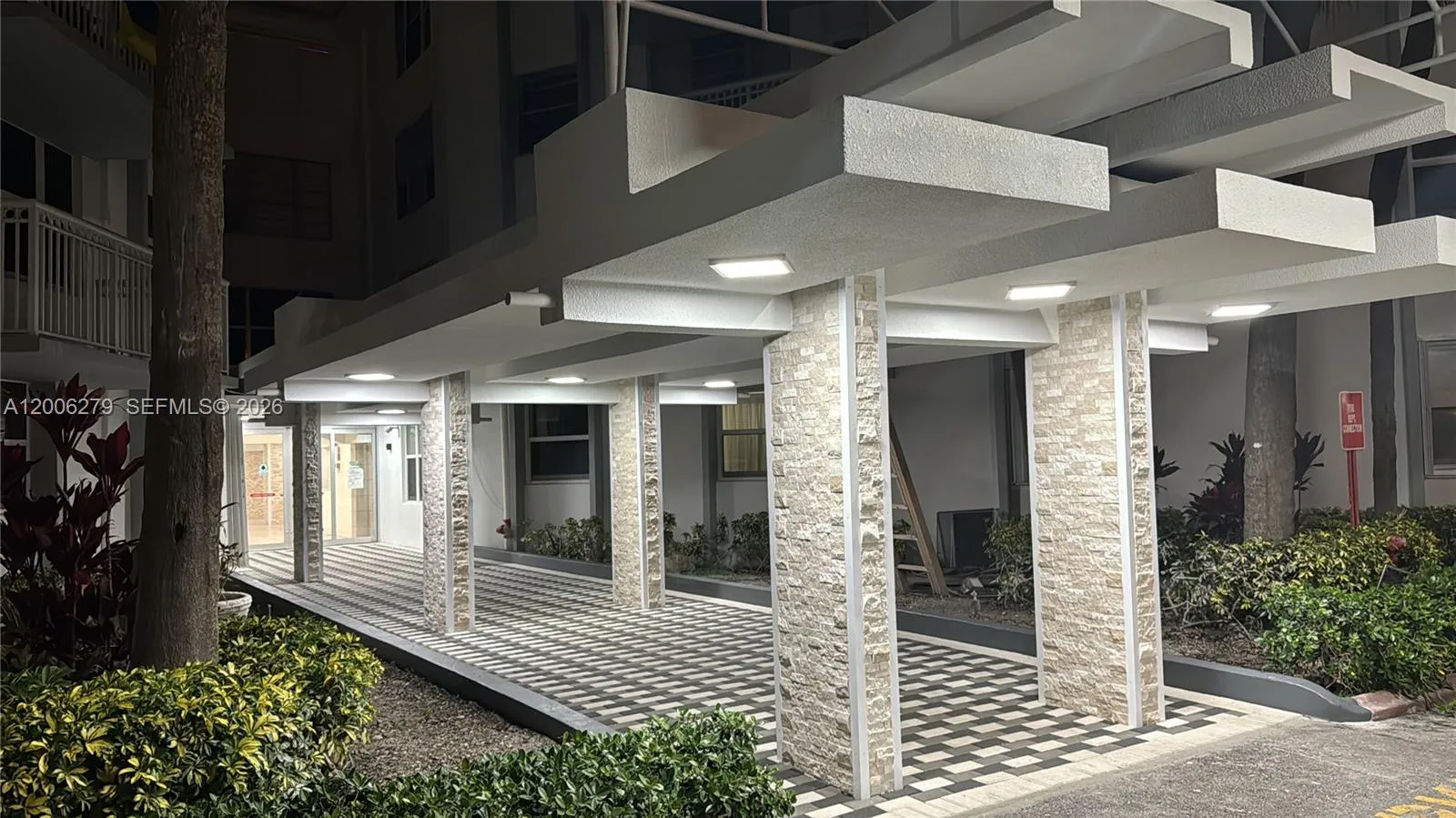 1913 S Ocean Dr # 111, Hallandale Beach FL 33009